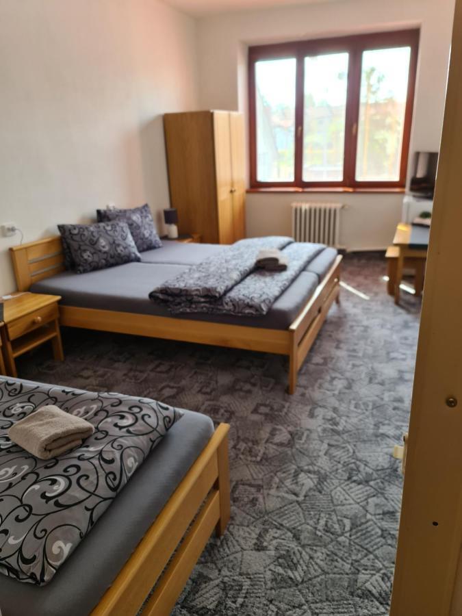 Hotel Koruna Roznov pod Radhostem Exterior foto