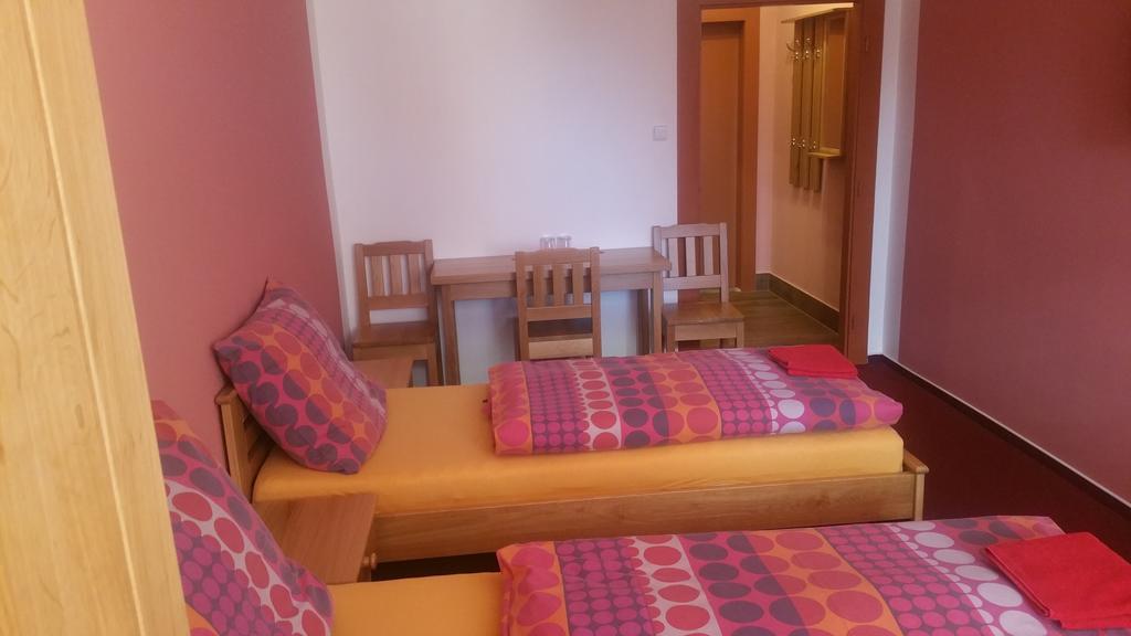 Hotel Koruna Roznov pod Radhostem Quarto foto