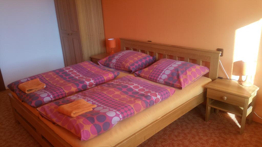 Hotel Koruna Roznov pod Radhostem Quarto foto