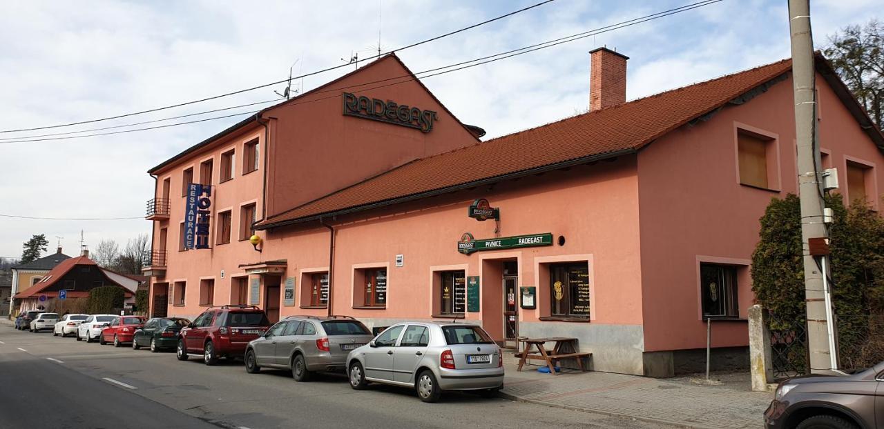 Hotel Koruna Roznov pod Radhostem Exterior foto